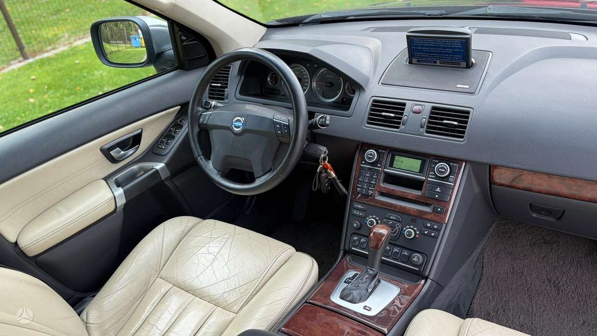 Volvo XC90 - 9