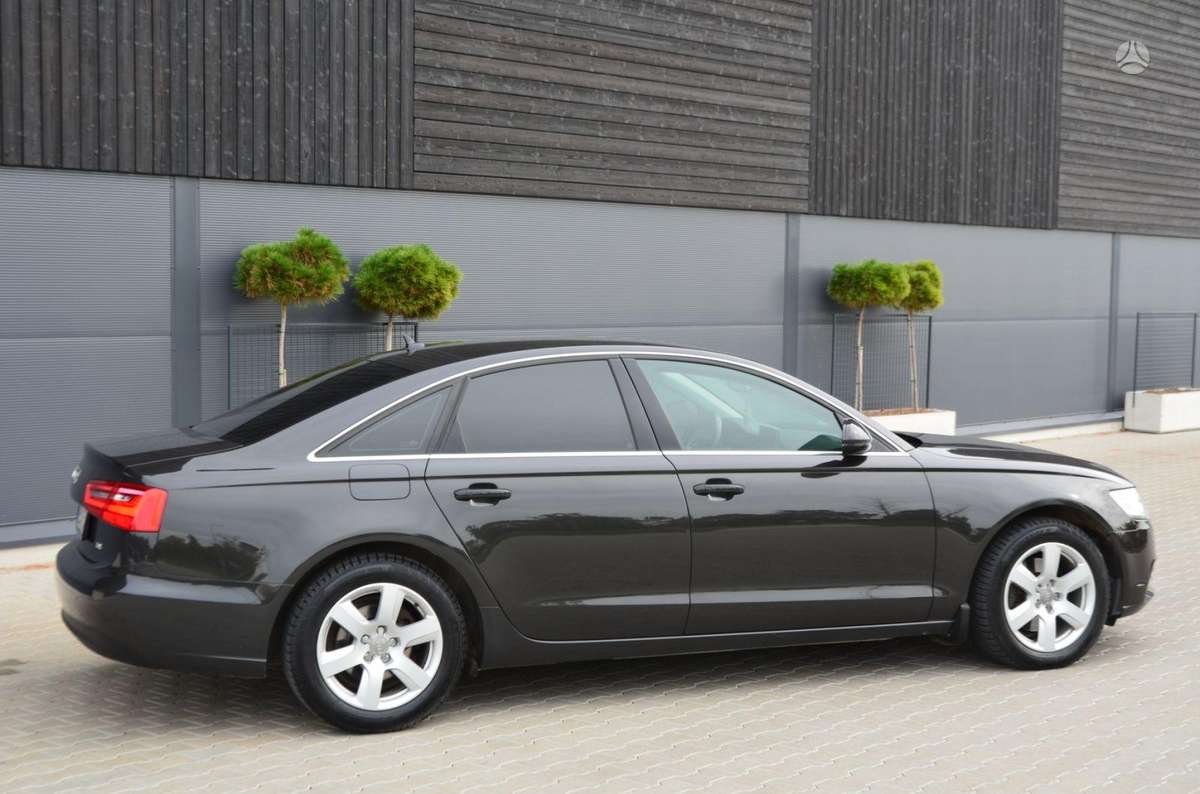 Audi A6, 2.0 l., saloon / sedan
