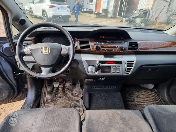 Honda FR-V