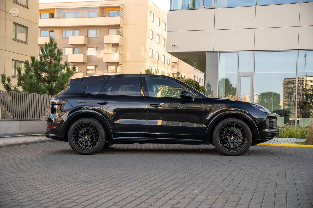 Porsche Cayenne - 5