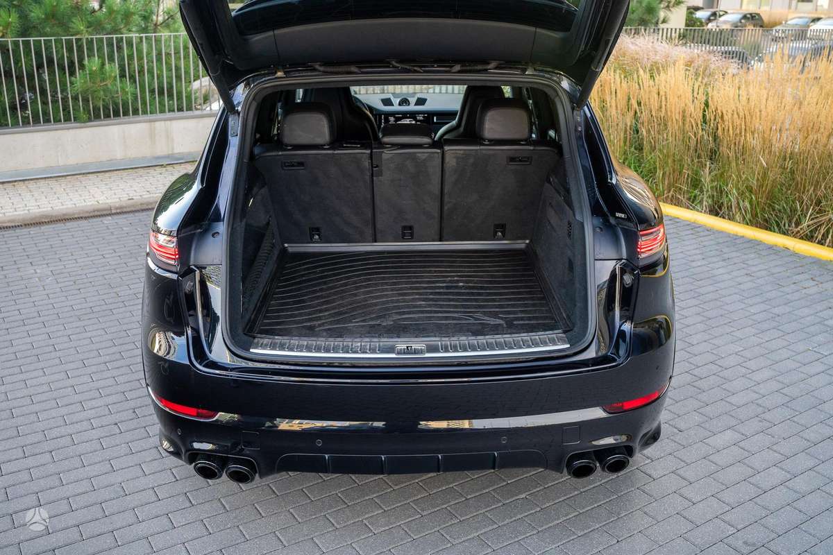 Porsche Cayenne - 8