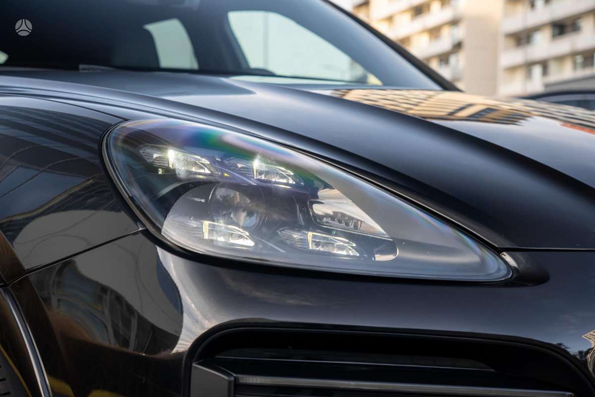 Porsche Cayenne - 9