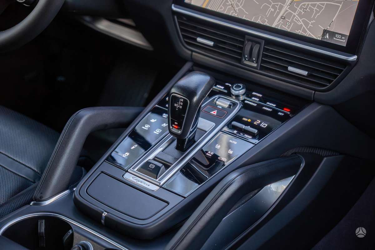 Porsche Cayenne - 11