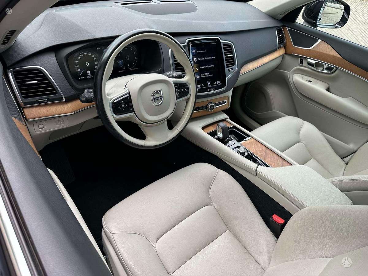 Volvo XC90 - 10