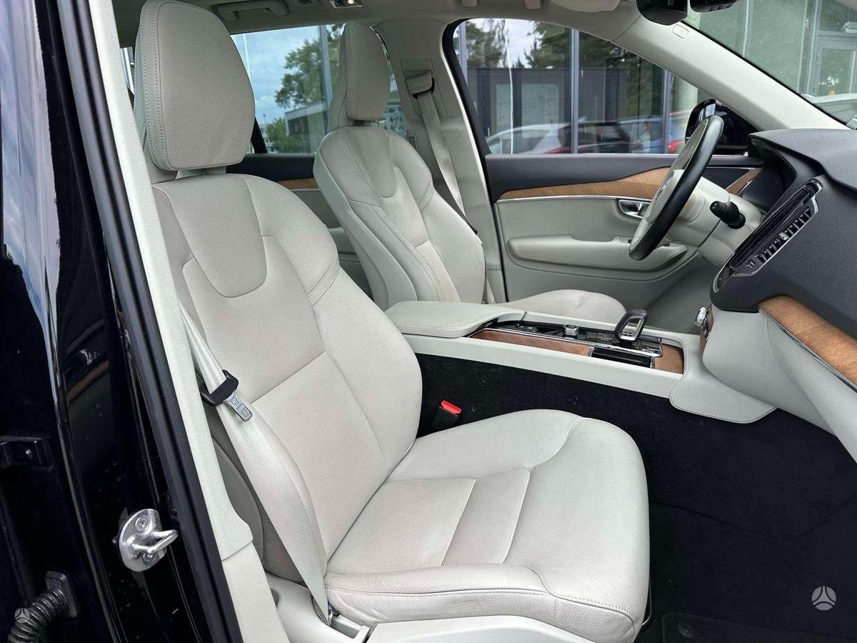 Volvo XC90 - 9
