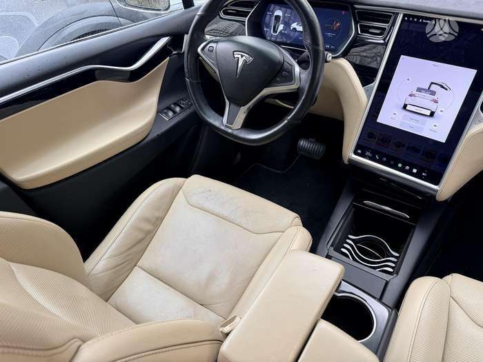 Tesla Model X, 90 kWh, off-road / crossover