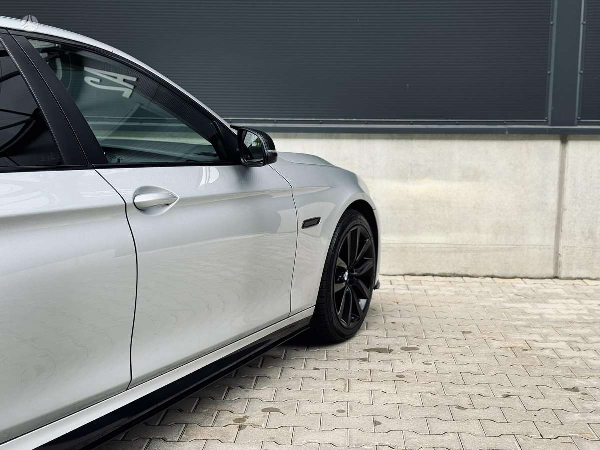 BMW 520, 2.0 l., Седан