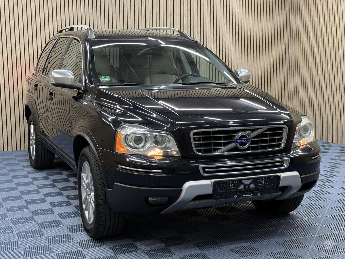 Volvo XC90 - 1