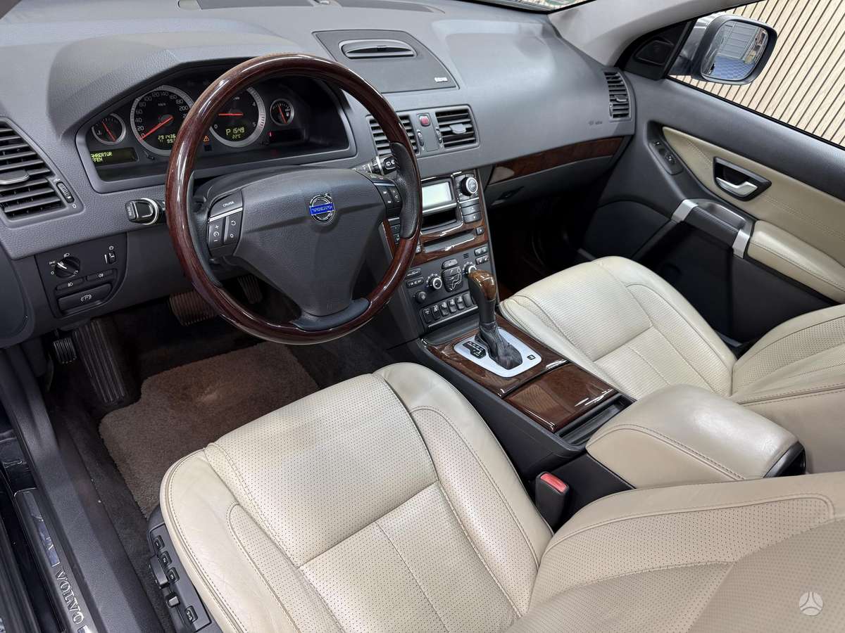 Volvo XC90 - 2
