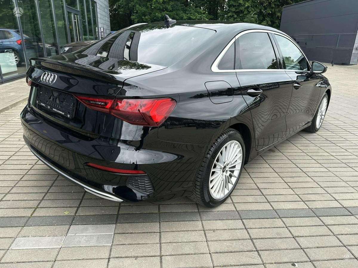 Audi A3, 1.0 l., Седан