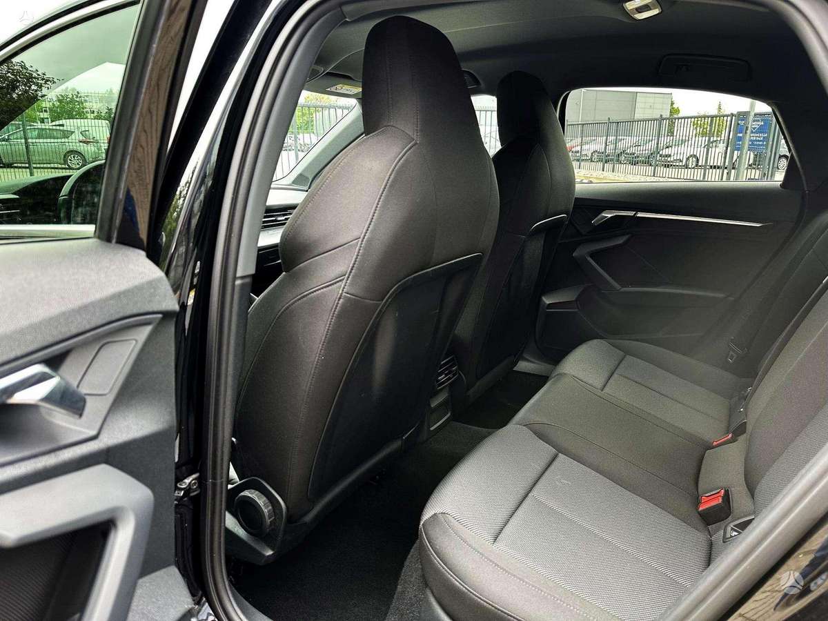 Audi A3, 1.0 l., Седан