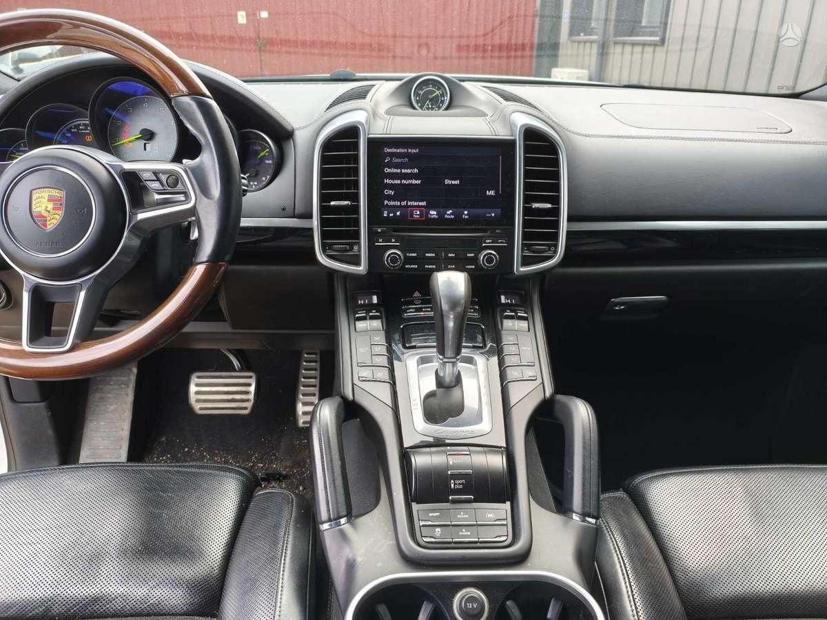 Porsche Cayenne rezerves daļās