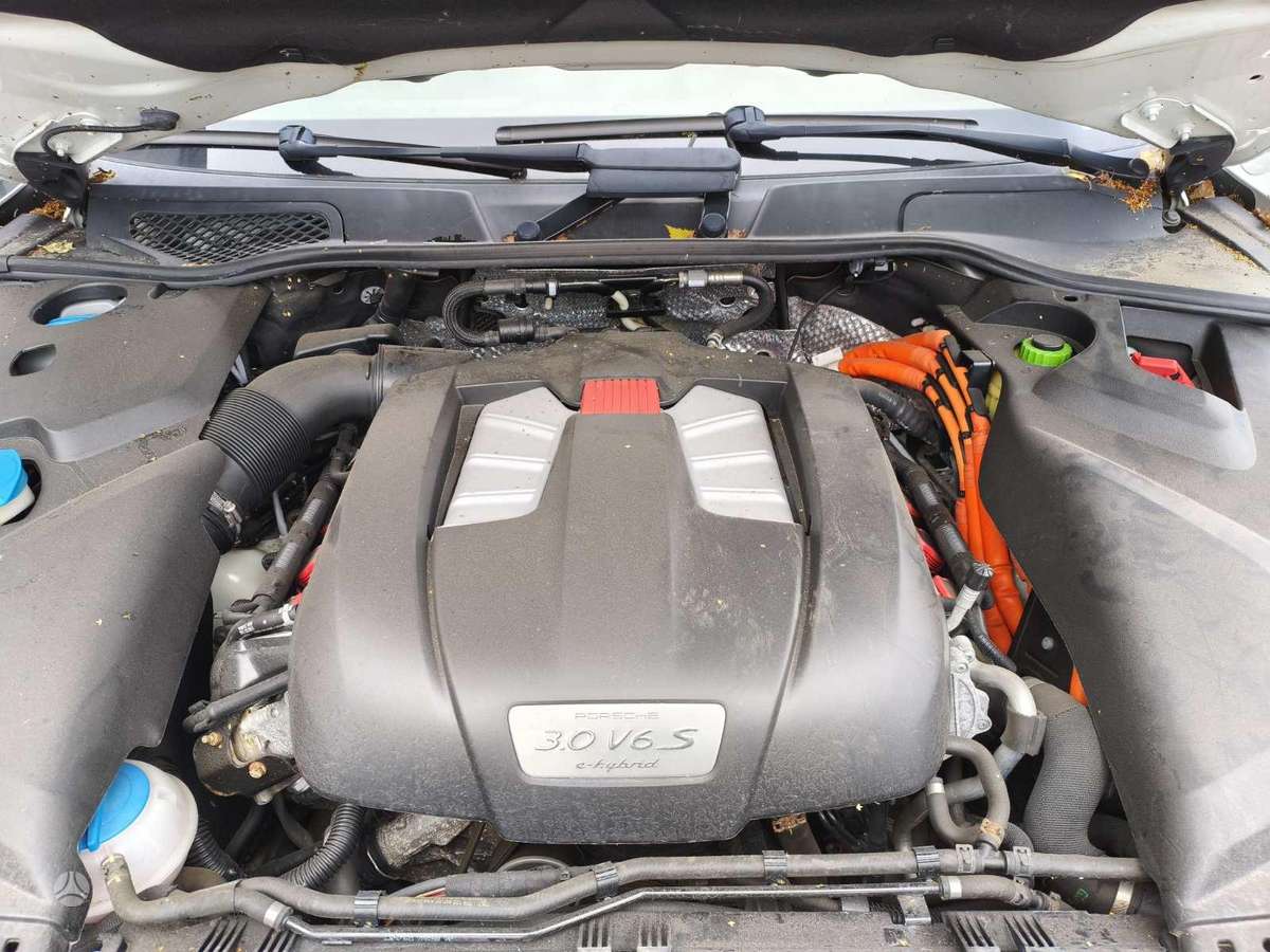 Porsche Cayenne rezerves daļās