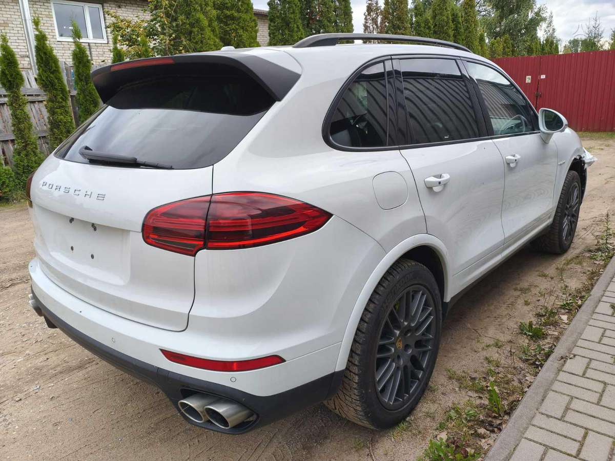 Porsche Cayenne for parts