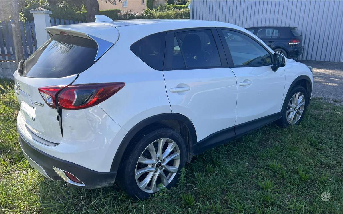 Mazda CX-5, 2.2 l., off-road / crossover