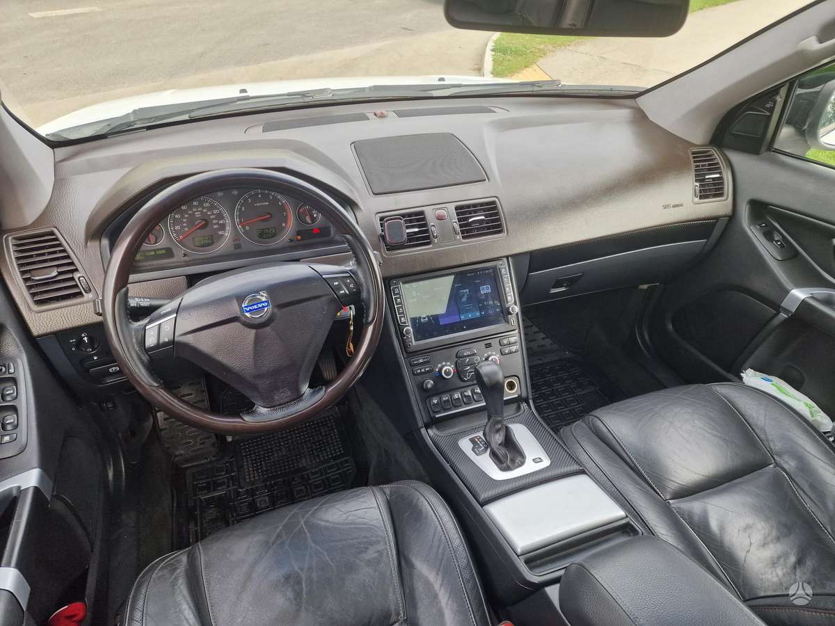 Volvo XC90 - 10