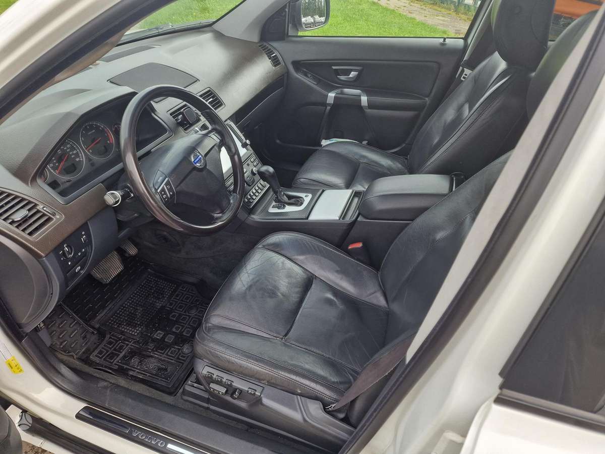Volvo XC90 - 11