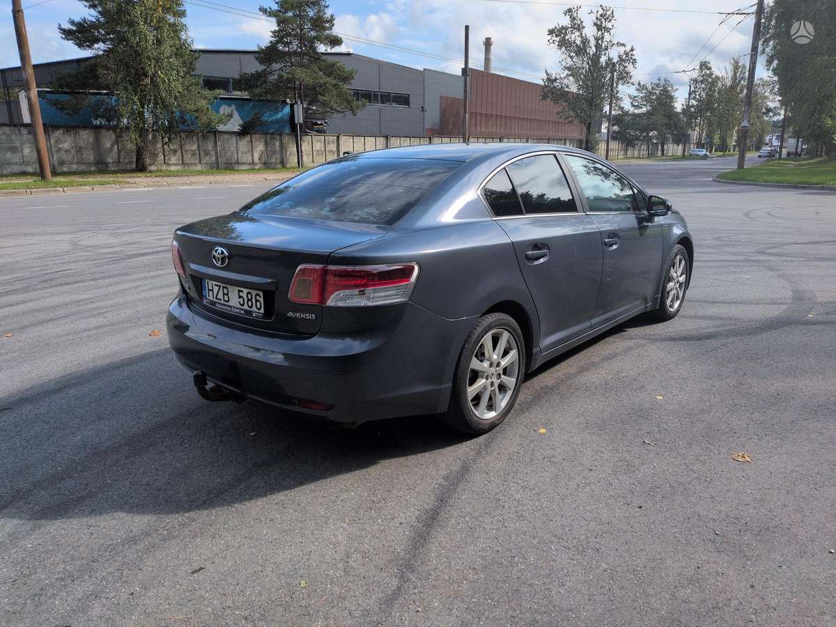 Toyota Avensis - 3