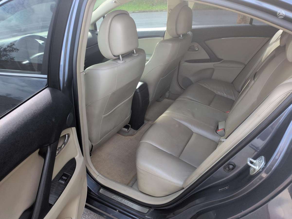 Toyota Avensis - 6