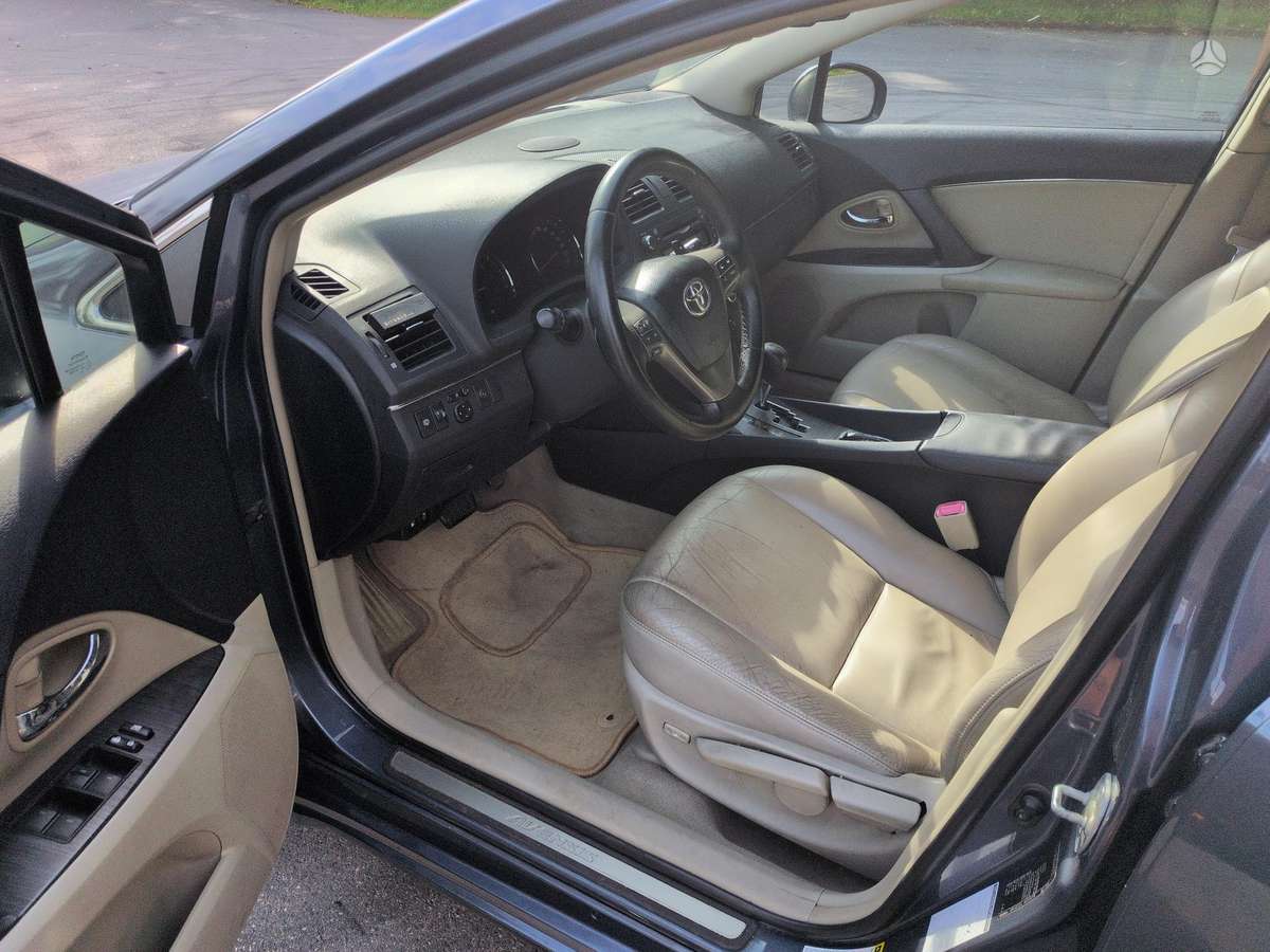 Toyota Avensis - 7