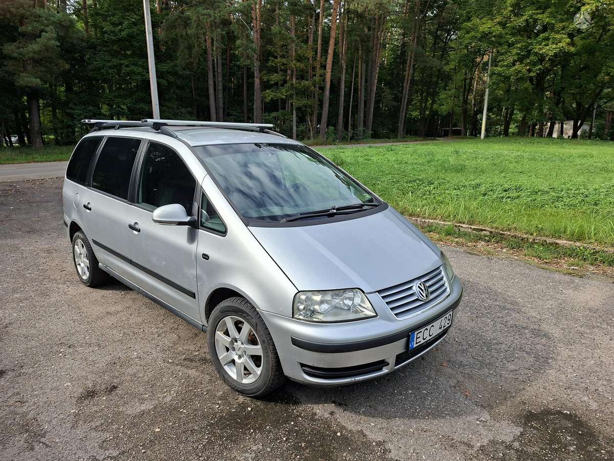 Volkswagen Sharan - 1