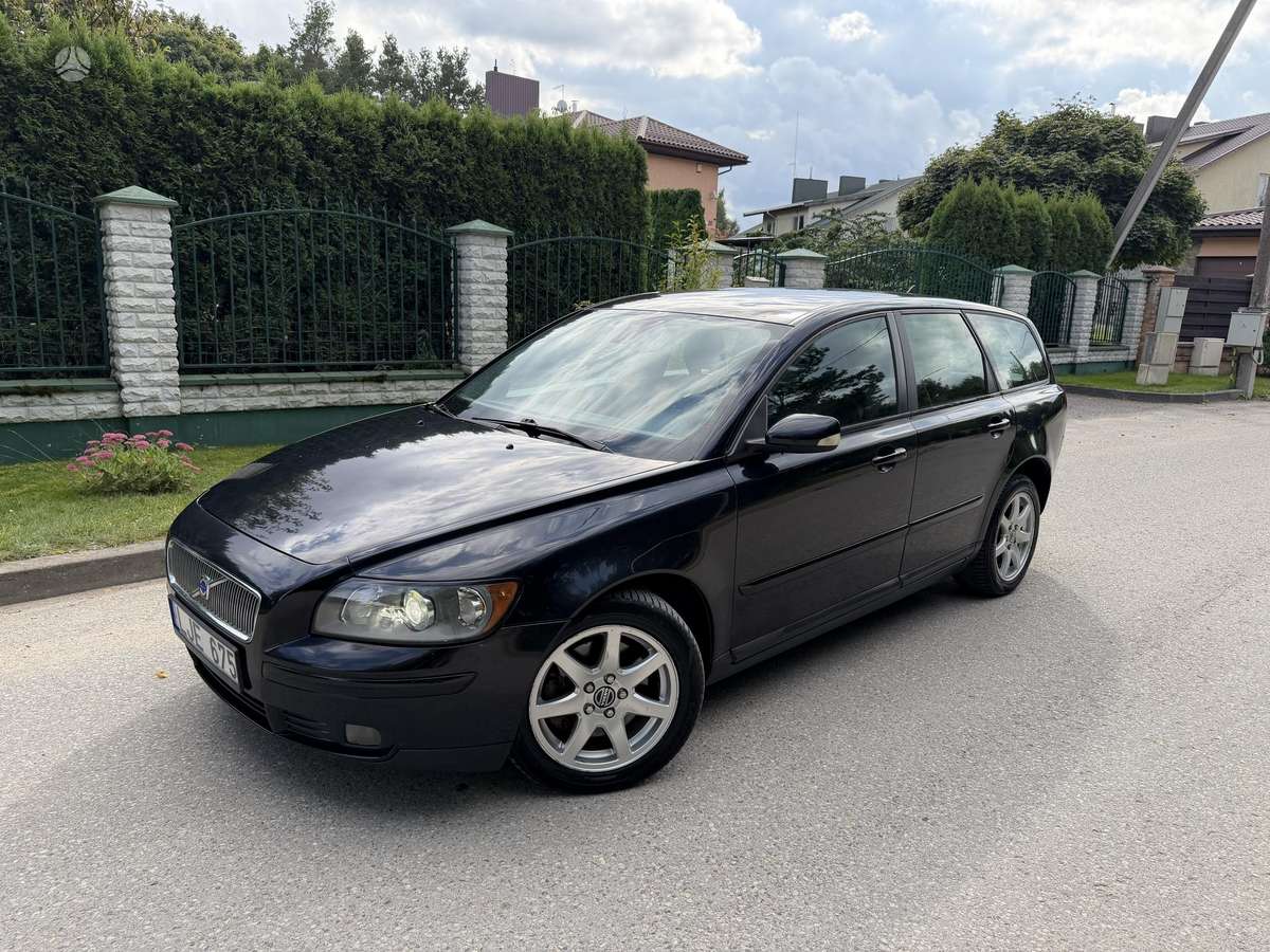 Volvo V50 - 1