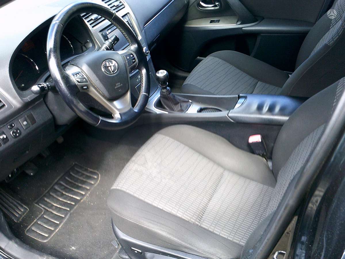 Toyota Avensis - 9
