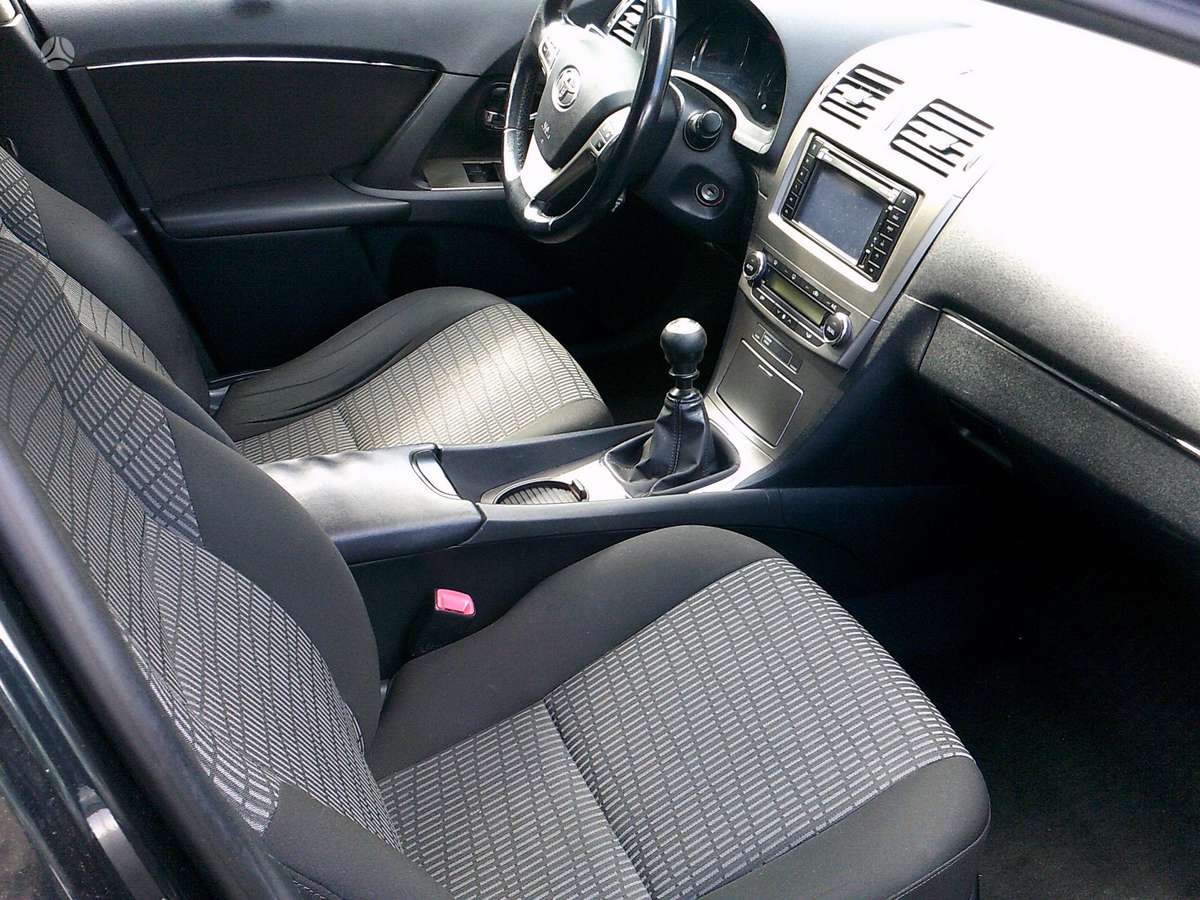 Toyota Avensis - 8