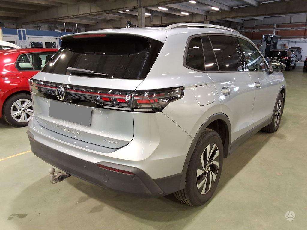 Volkswagen Tiguan - 2