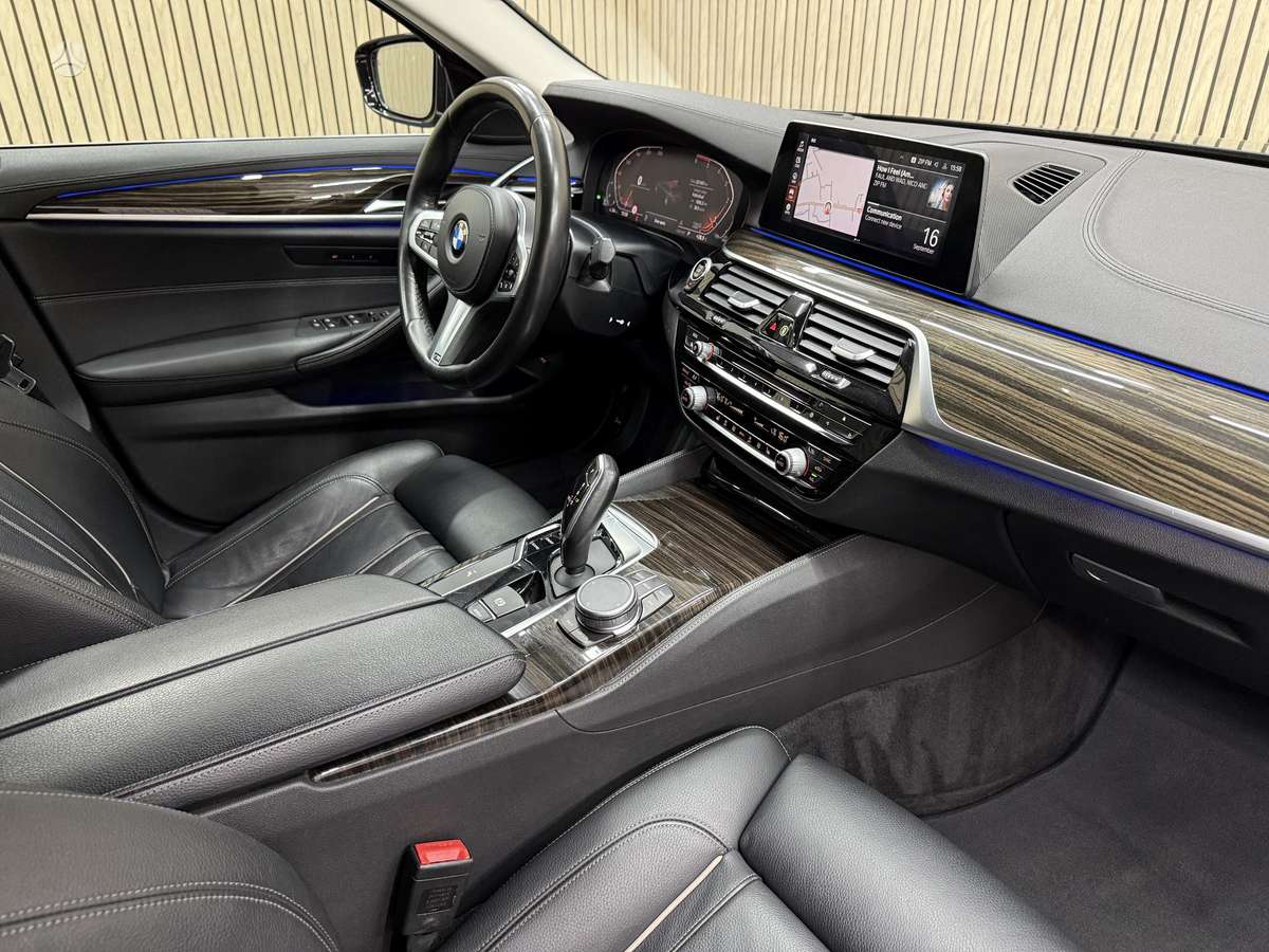 BMW 520, 2.0 l., Седан