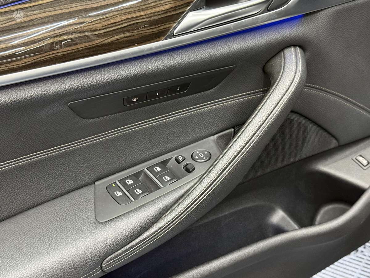 BMW 520, 2.0 l., Седан