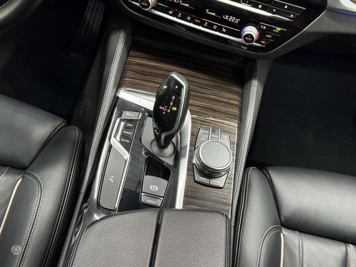 BMW 520, 2.0 l., Седан
