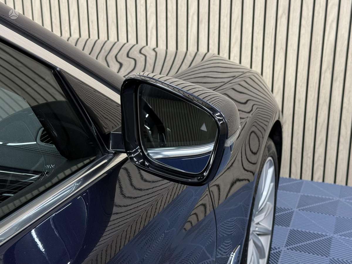 BMW 520, 2.0 l., Седан