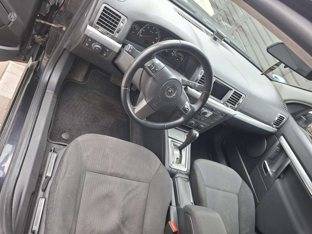 Opel Signum, 1.9 l., hatchback