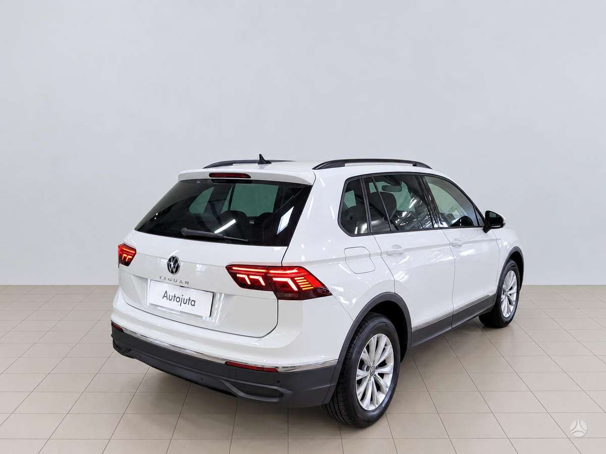 Volkswagen Tiguan - 5