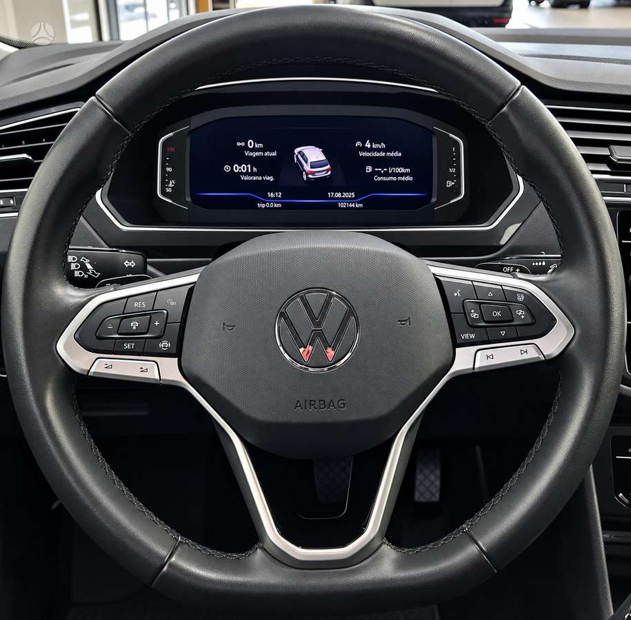 Volkswagen Tiguan - 7