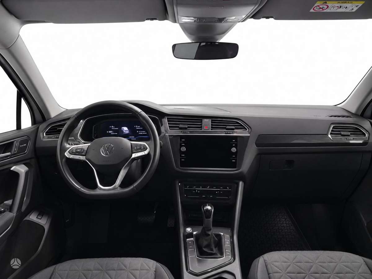 Volkswagen Tiguan - 8