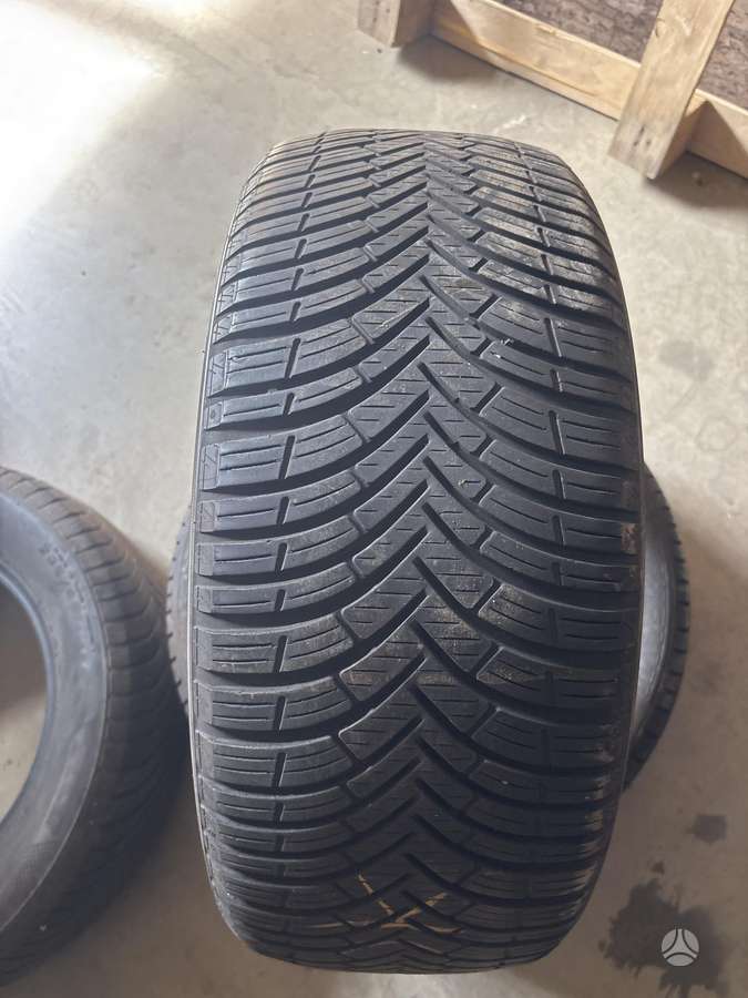 Kleber Quadraxer 2, universalios 225/45 R18