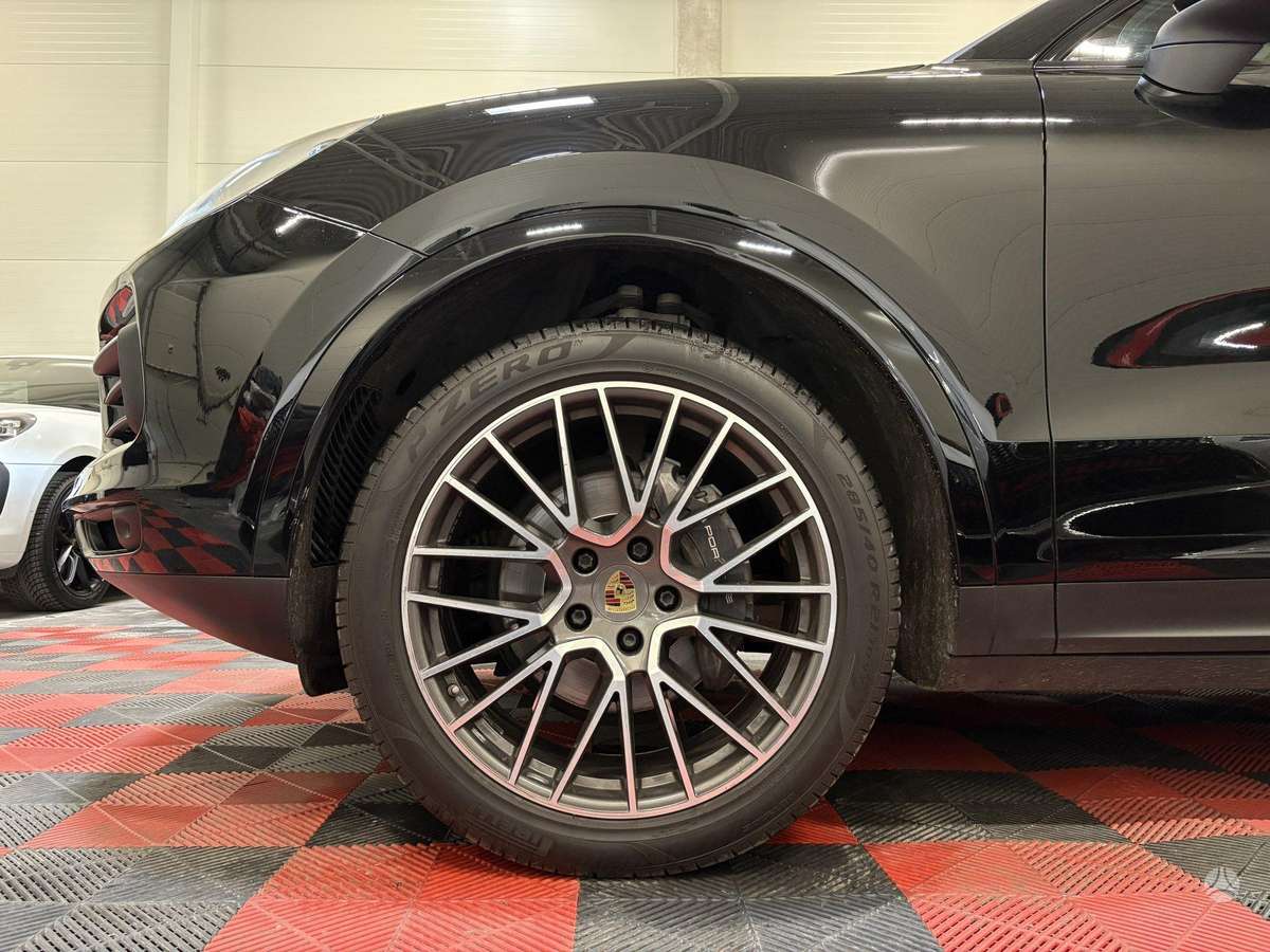 Porsche Cayenne Coupe - 9
