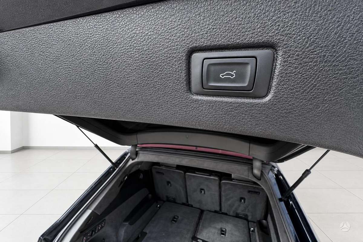 Audi SQ7, 4.0 l., off-road / crossover