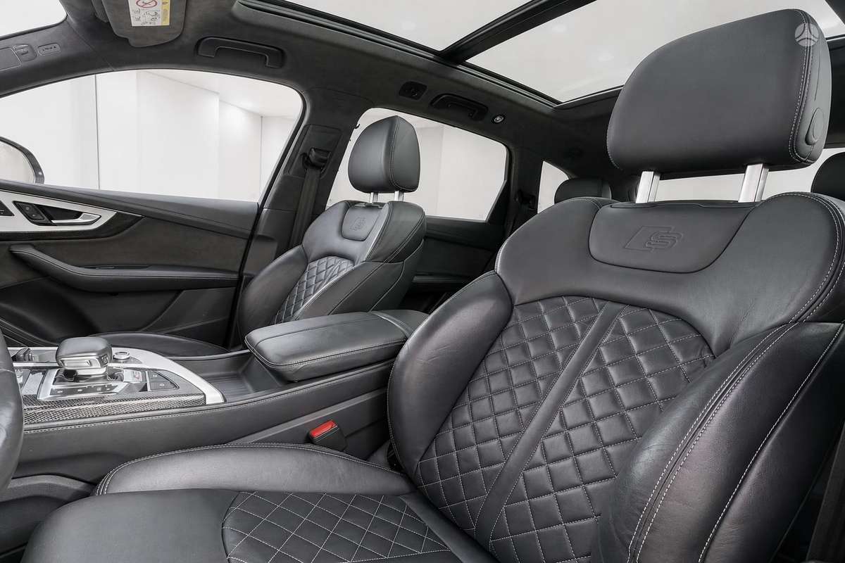 Audi SQ7, 4.0 l., off-road / crossover