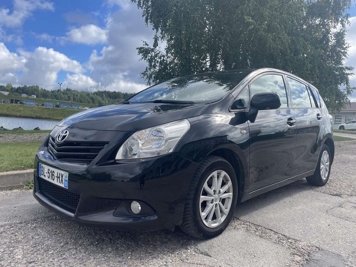 Toyota Verso - 2