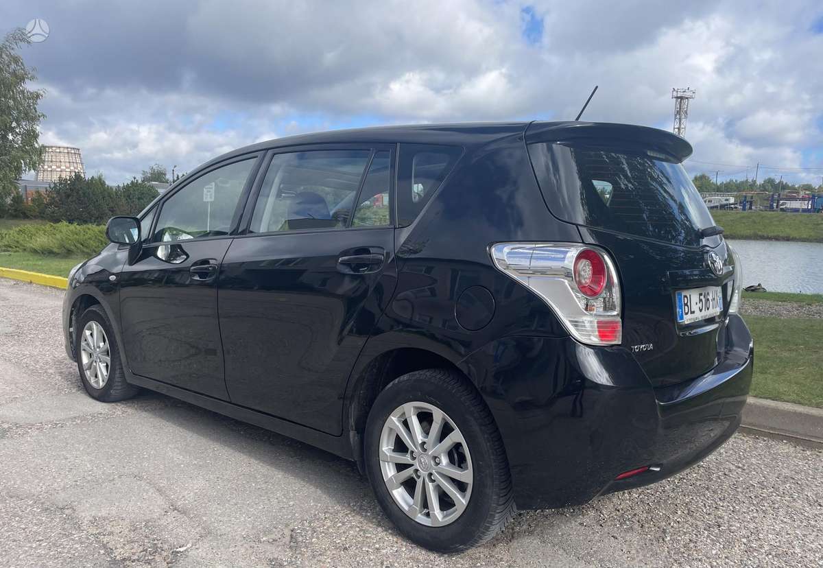 Toyota Verso - 4