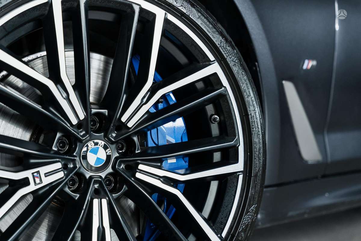 BMW M550, 4.4 l., Седан