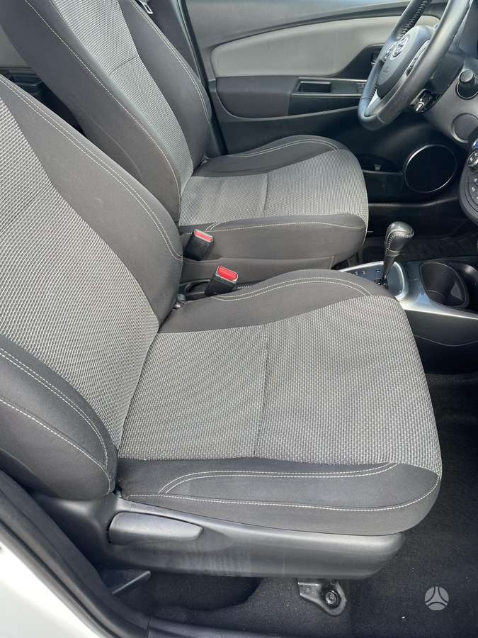 Toyota Yaris - 8