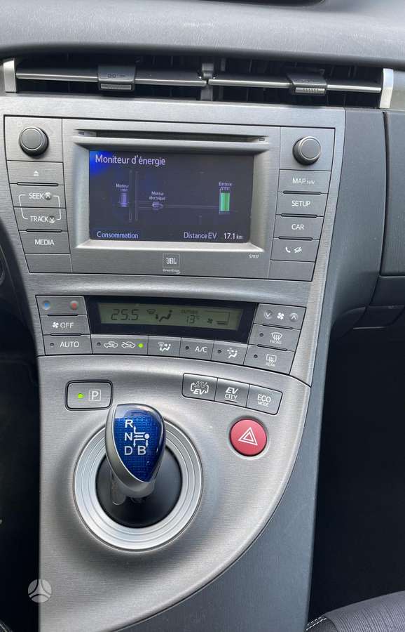 Toyota Prius - 11