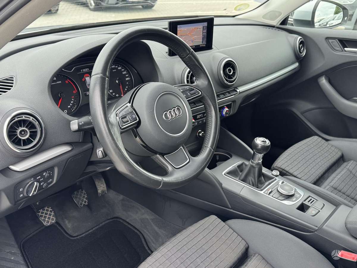 Audi A3, 1.6 l., hatchback