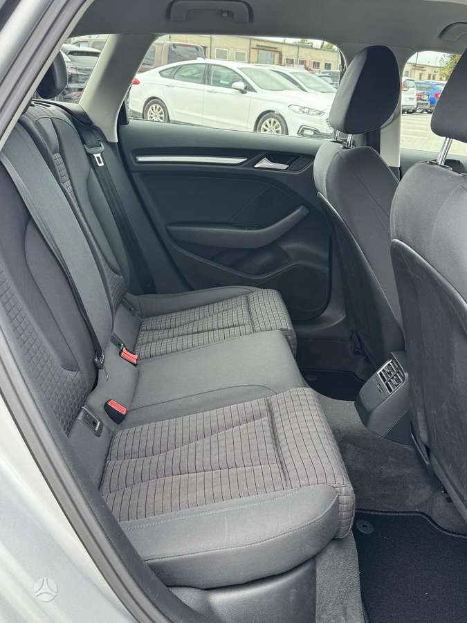 Audi A3, 1.6 l., hatchback