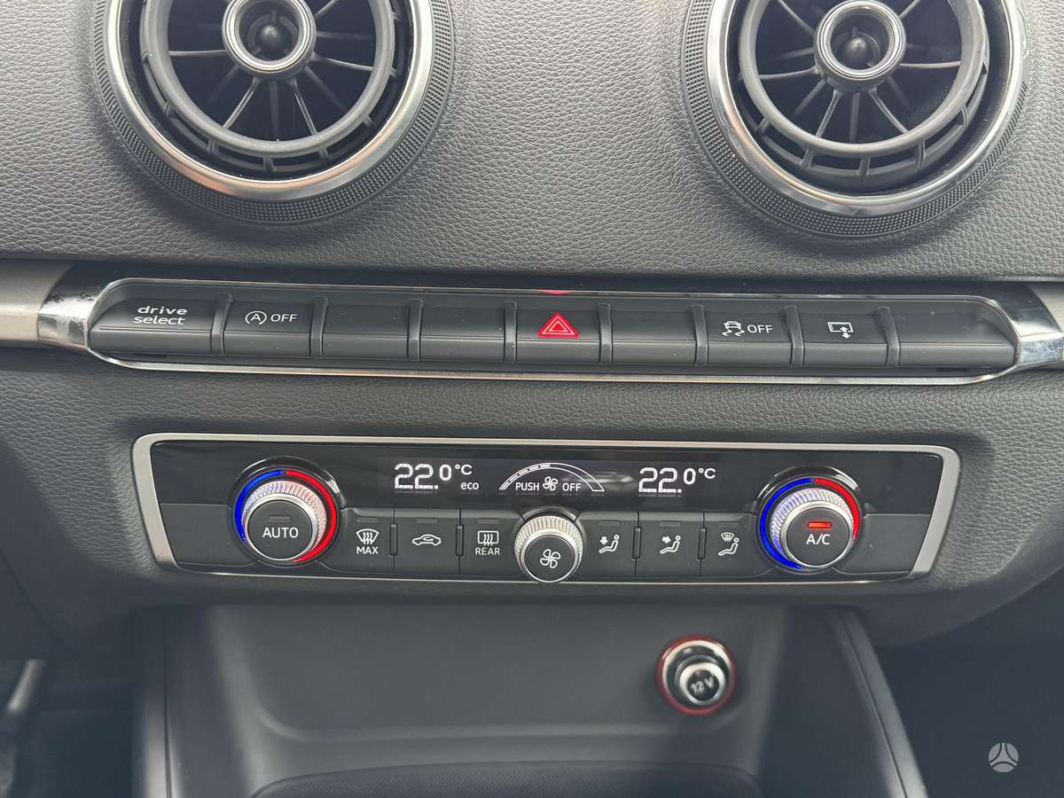 Audi A3, 1.6 l., hatchback