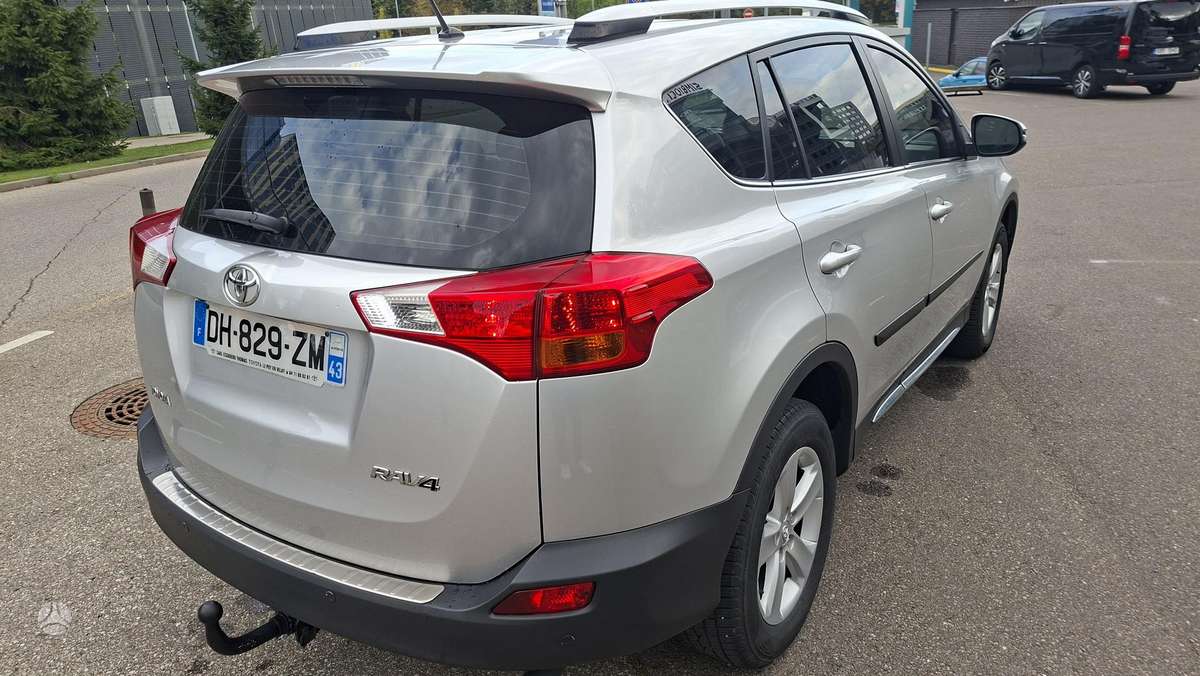 Toyota RAV4 - 6